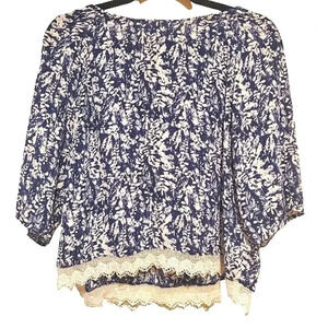 ZOA New York blue and white floral blouse Size Small